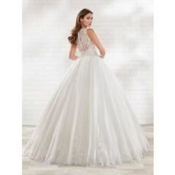 White Ariana Vara Size 8 Ball gown dress - Picture 2 of 2